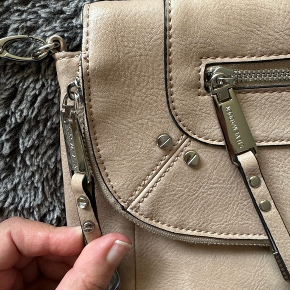 STEVE MADDEN Tassel Crossbody - Picture 12 of 13